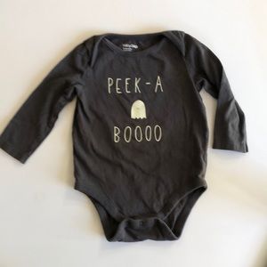 BabyGap glow in dark Halloween long sleeve onesie 12-18 months “Peek-A-Boooo”
